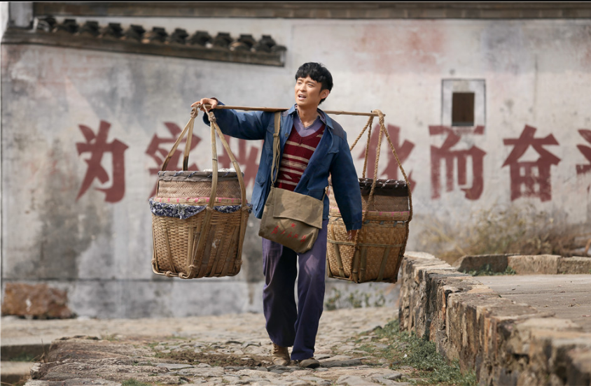 董子健腹肌图片正面照(《大江大河》:36岁王凯,35岁杨烁,25岁董子健