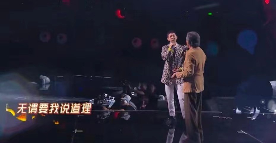 破音跑调，飙高音累到裤子崩开，但我还是要给这位31岁歌手点个赞