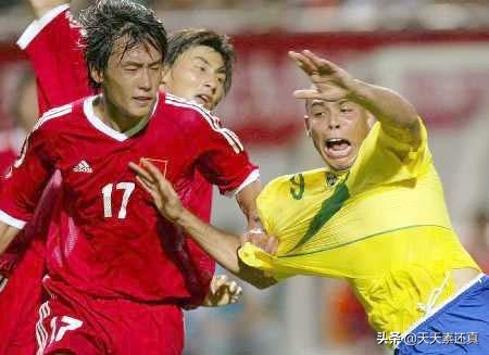 2002国足跟谁踢（02年世界杯的中国队，和哪三个对手同组，有一定出线的概率？）
