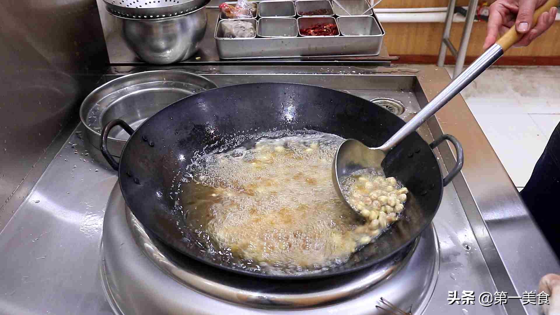 油炸花生米的做法,油炸花生米的做法视频
