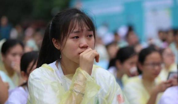 660分被浙江大学王牌专业录取，家人却一脸忧愁，考生打算复读