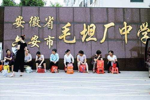 高考的那些事：1977年恢复，后不断改革调整至今，稳中曲折前进