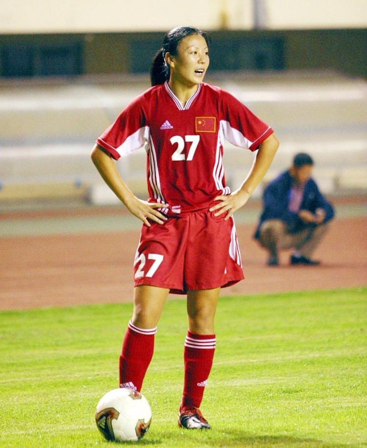 女足队伍空前团结,球员实力个个不俗,又有核心球员刘爱玲和孙雯,中国