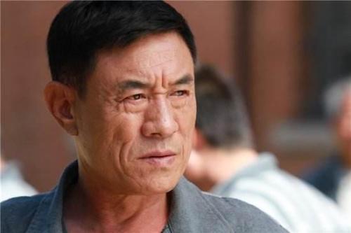 比起杜志国3婚出轨圈外人，相爱42年杜源夫妇被称为“神仙眷侣”