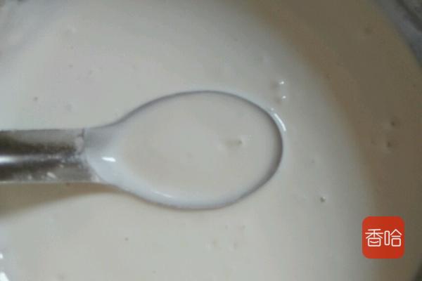 学校门口的热门小吃，要排队才能吃到，一个1元钱，好吃又不贵