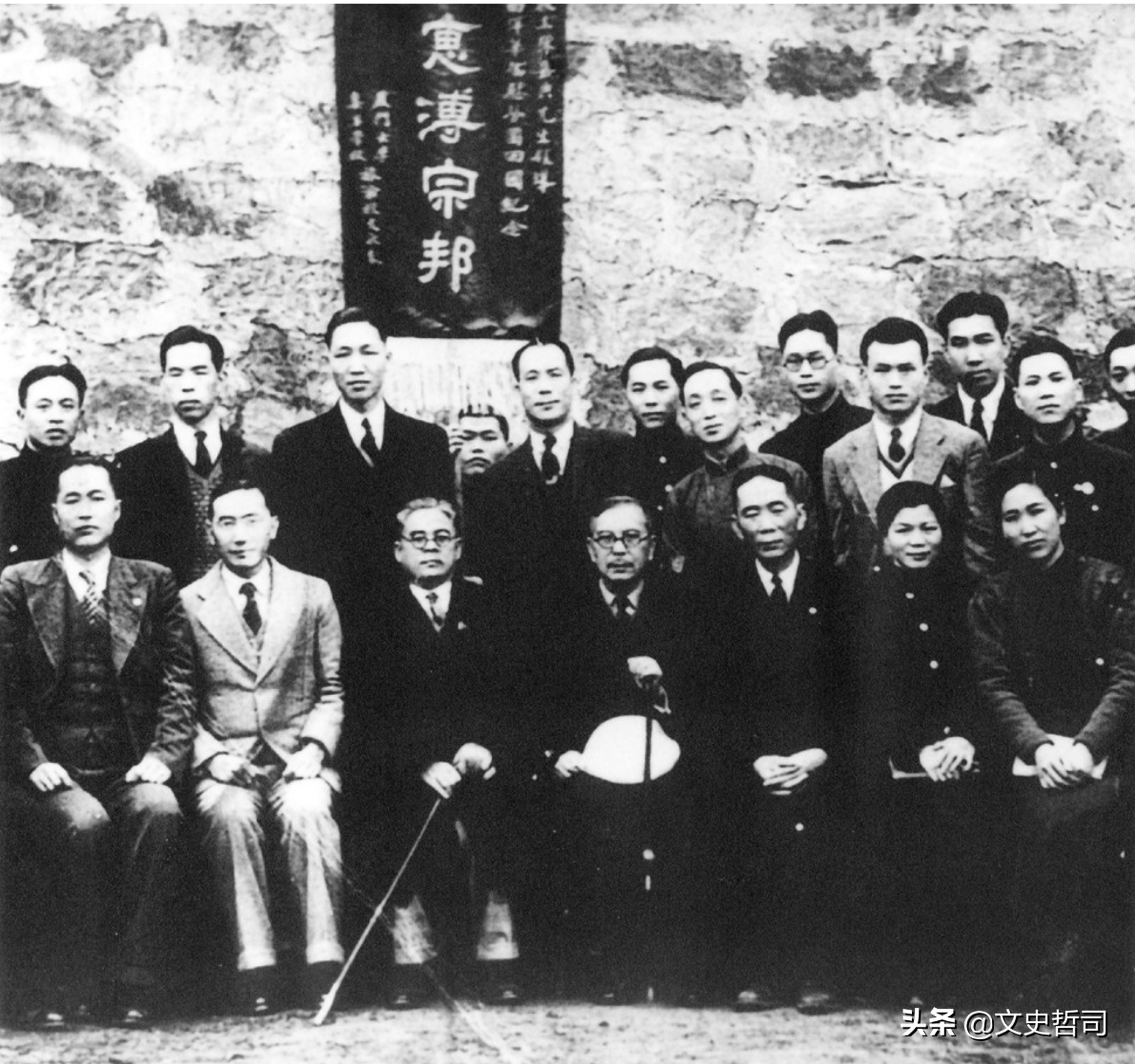 著名华侨女记者黄薇：在延安受毛主席宴请、在重庆宣讲惹恼蒋介石