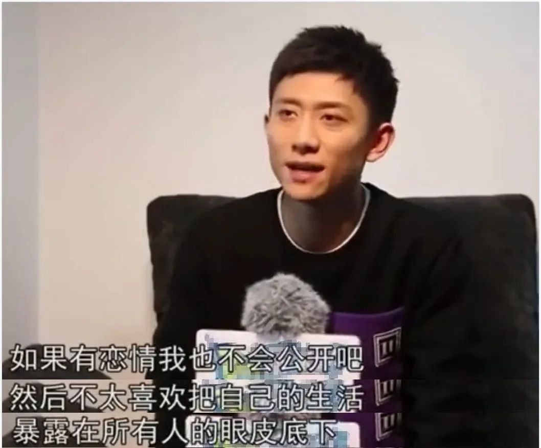 张一山三年绯闻终有实锤，和宋妍霏的暧昧里，孟美岐还曾帮忙垫背