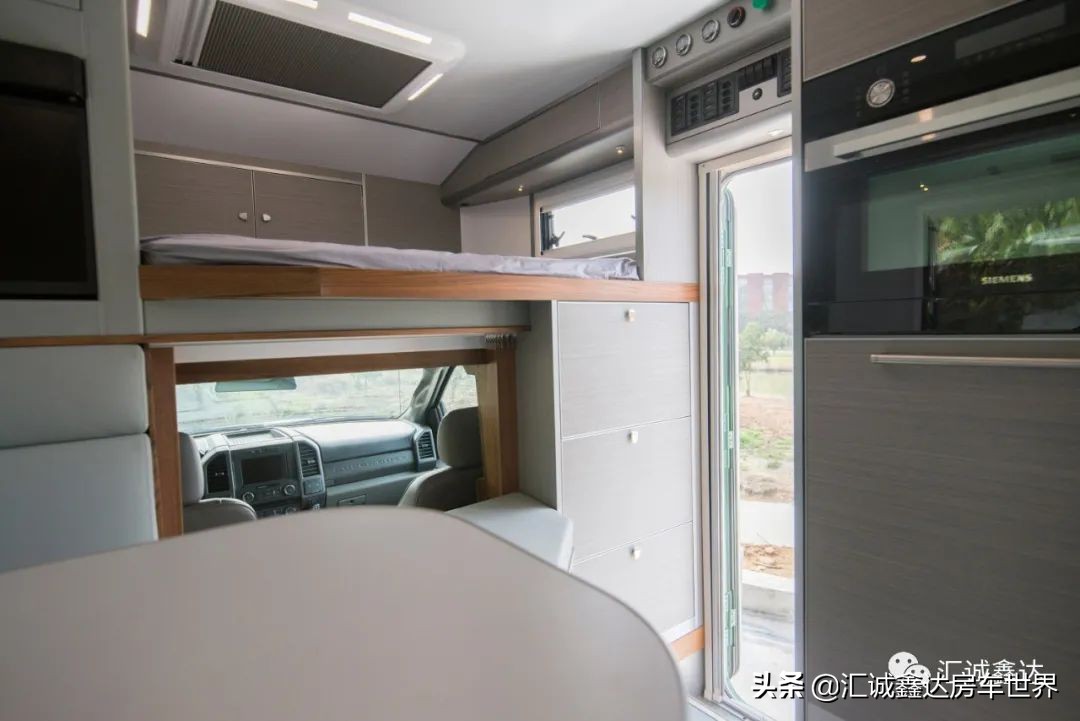 阿莫迪罗皮卡越野房车！7.3LV8发动机，4驱+2把锁！满水电住4人