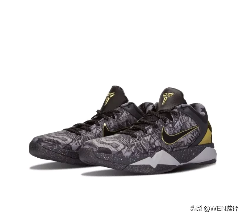 科十篮球鞋(科比系列最强的实战鞋？为何Zoom Kobe VII的神话会一直延续？)