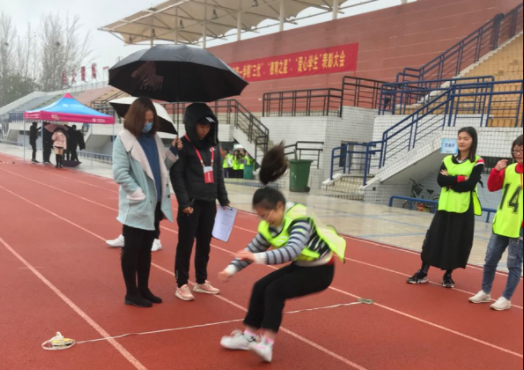 奥运会八百米能跑多久(世界的参差！奥运会800米仅1'53跑完，你大学800米用多久跑完？)