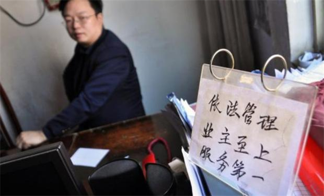 清华毕业后：他工作5年后辞职，回乡做保安，从不参加同学聚会