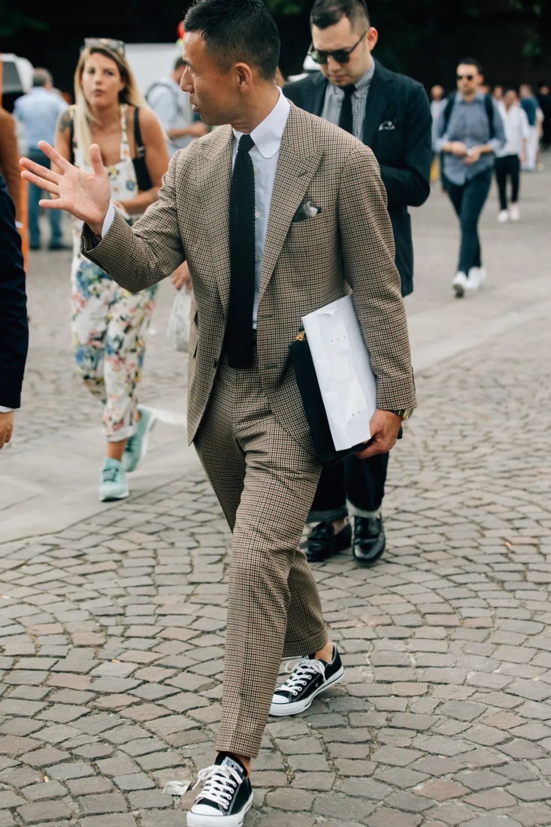 男士西装搭配 中年男士西装搭配图片-经验帮