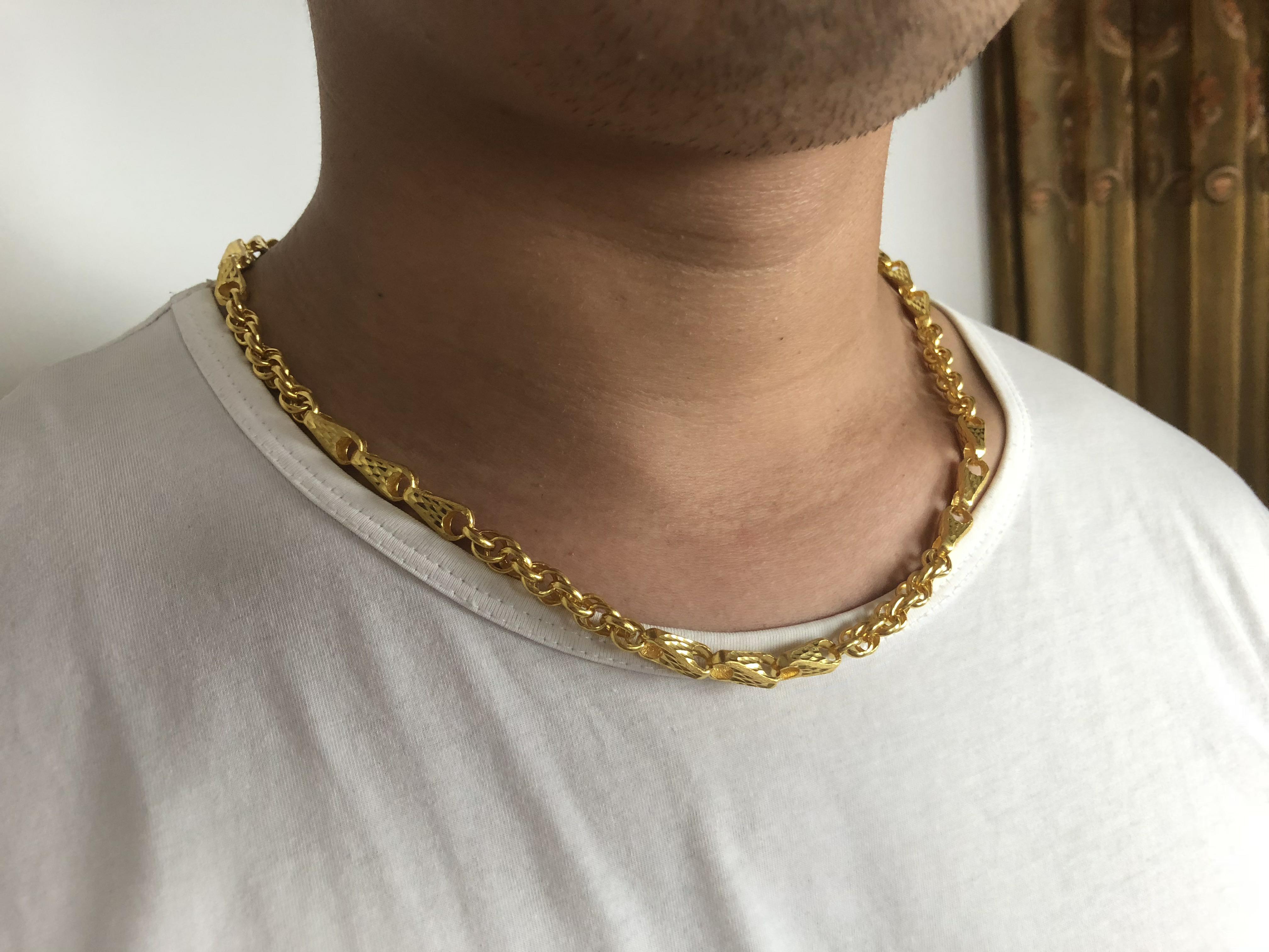 黄金戒指上出现白斑是怎么回事？