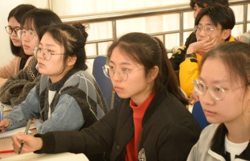 河南容易被“低估”的大学，录取分数不高，毕业多半能进国企