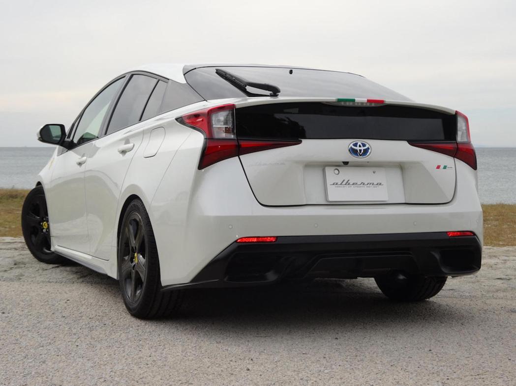 想开法拉利又买不起？去买一台丰田普锐斯就可以圆梦