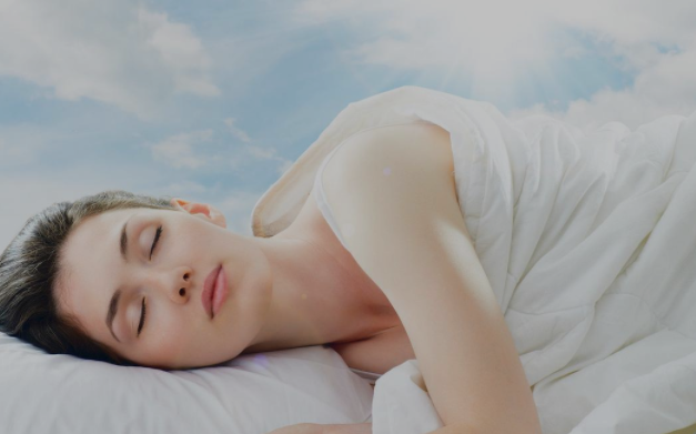 女性睡觉时,要不要穿内衣和内裤?感兴趣的不妨了解下