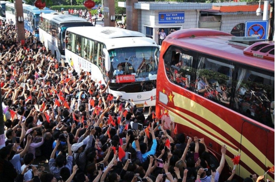 毛坦厂中学即将开始“复读”了，复读一年花10万，真的值得吗？