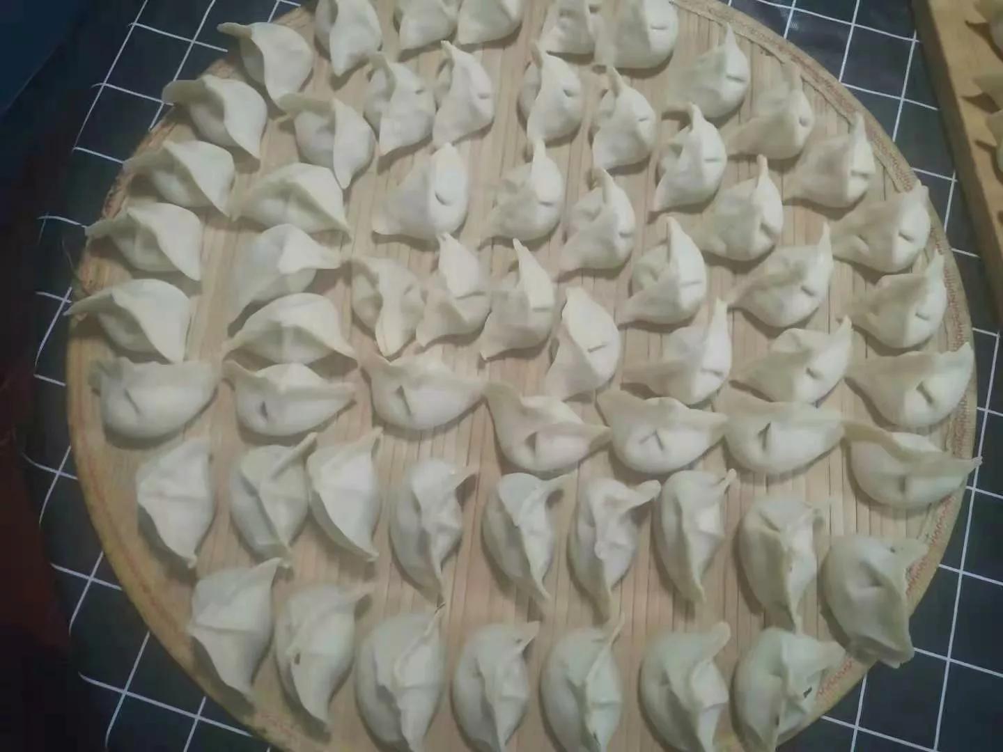 包鲅鱼饺子，牢记“用3料2不加”，饺子鲜香不腥，五一前要记得吃