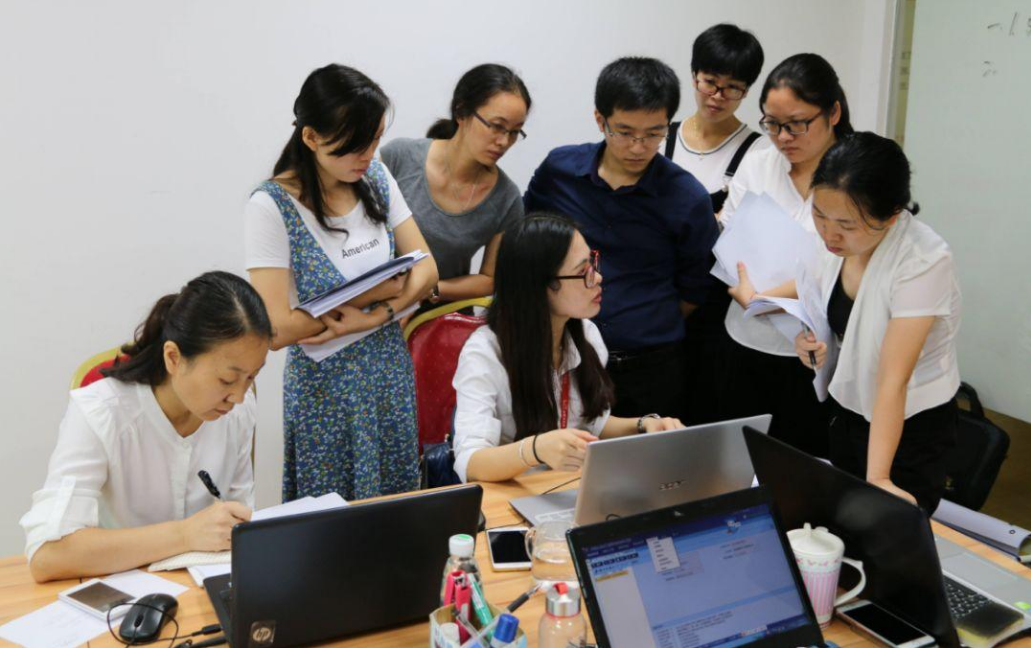2016年医学院校录取分数线及位次统计一览表，助力高考。
