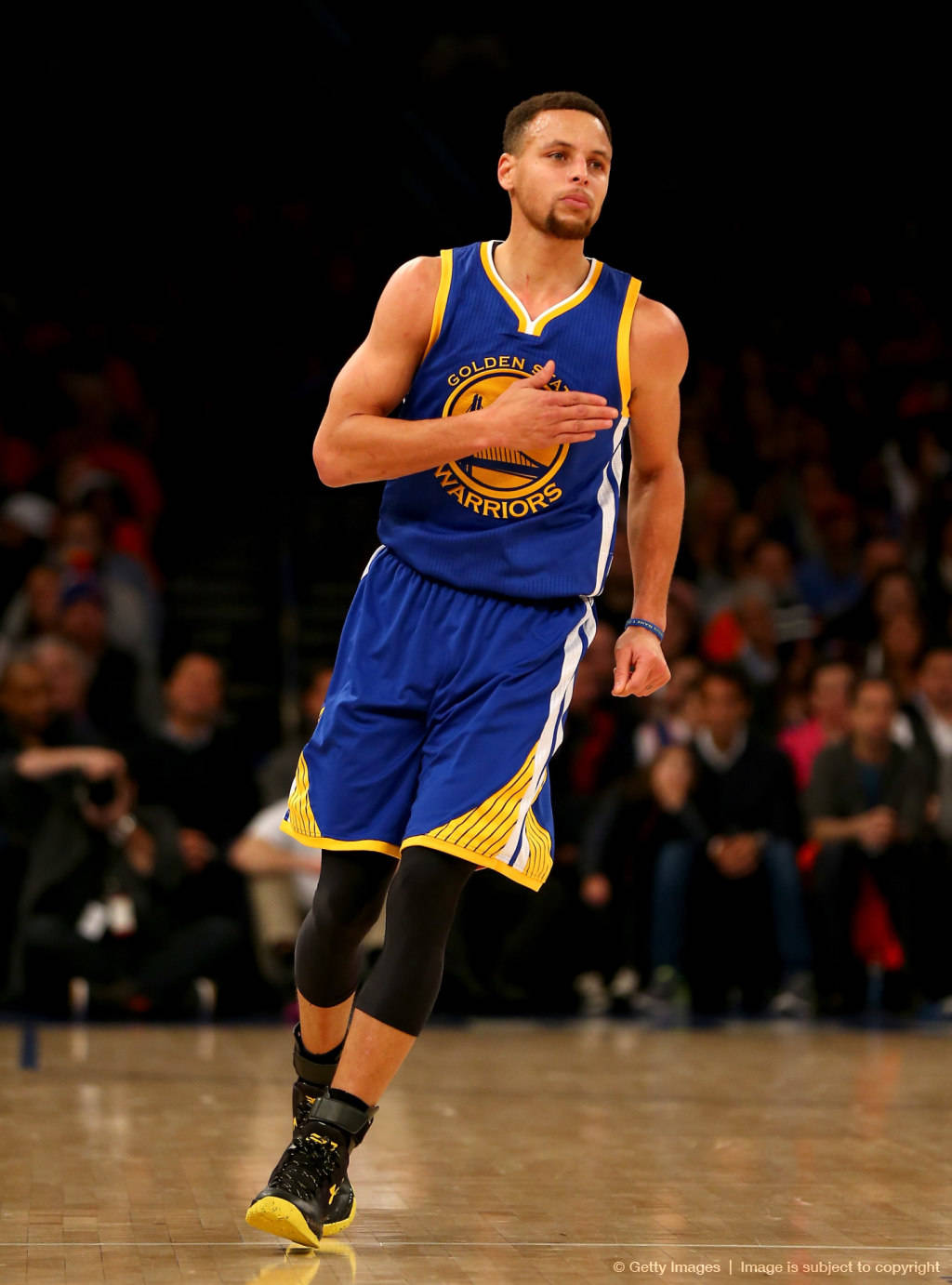 篮球比赛球员分布在哪里（篮球场上球员主要位置介绍）-趣拿体育