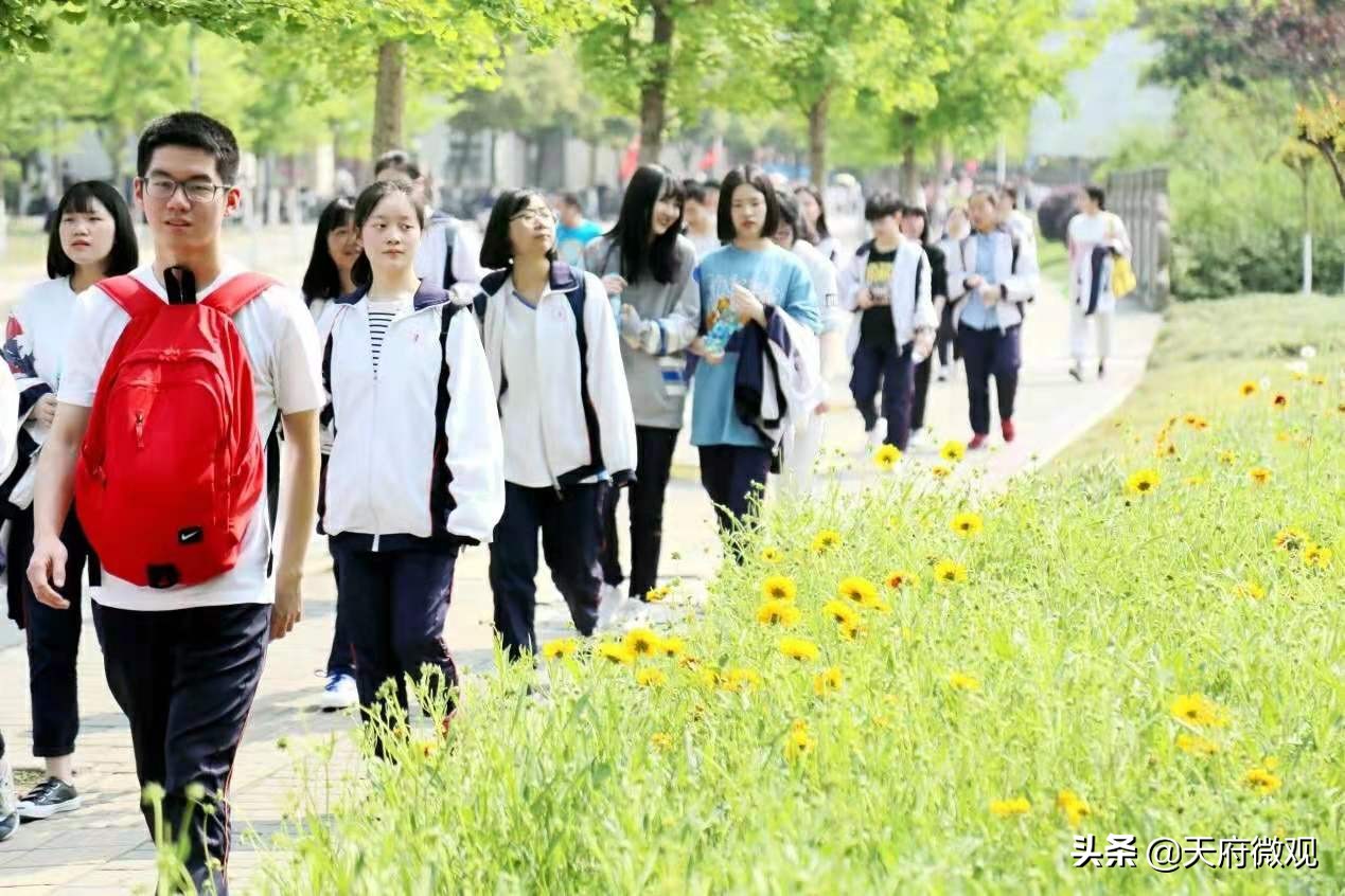 办特色学校·创卓越高中，来看新都香城中学的十年树木和芝兰玉树