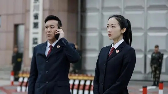 《突围》没有成为“爆款”？但它这两点超越了《人民的名义》