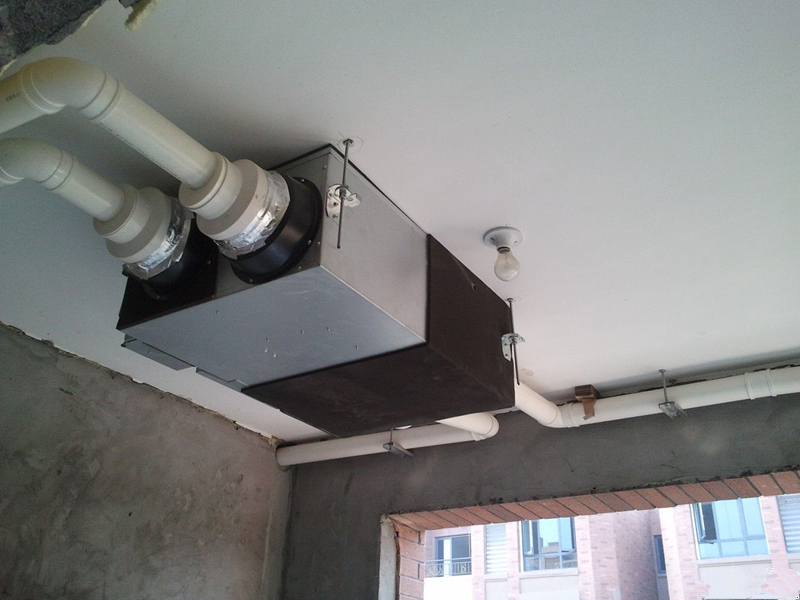 想买顶楼又怕闷热？别着急，这些装修方法可以解决问题