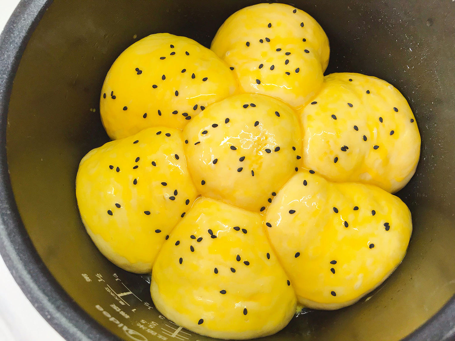 电饭锅烤面包,不用打发直接和面,口感蓬松细腻,比做蛋糕轻松