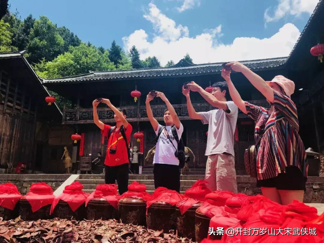 开封旅游：畅玩小长假，万岁山景区“五一”游玩攻略新鲜出炉！