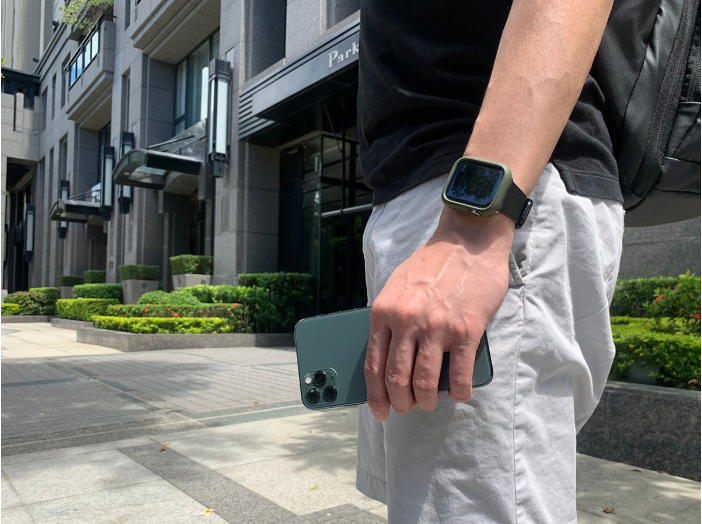 最近很火的Apple Watch 保护壳：「犀牛盾」防摔表壳开箱