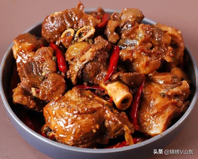 家人抱怨晚餐没新意？12道精选菜谱，每天试试新花样不重样