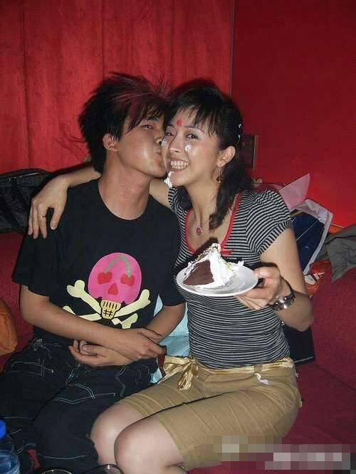 怼韩庚拒杜淳追大张伟，手撕迪士尼的黄小蕾究竟有多疯狂？