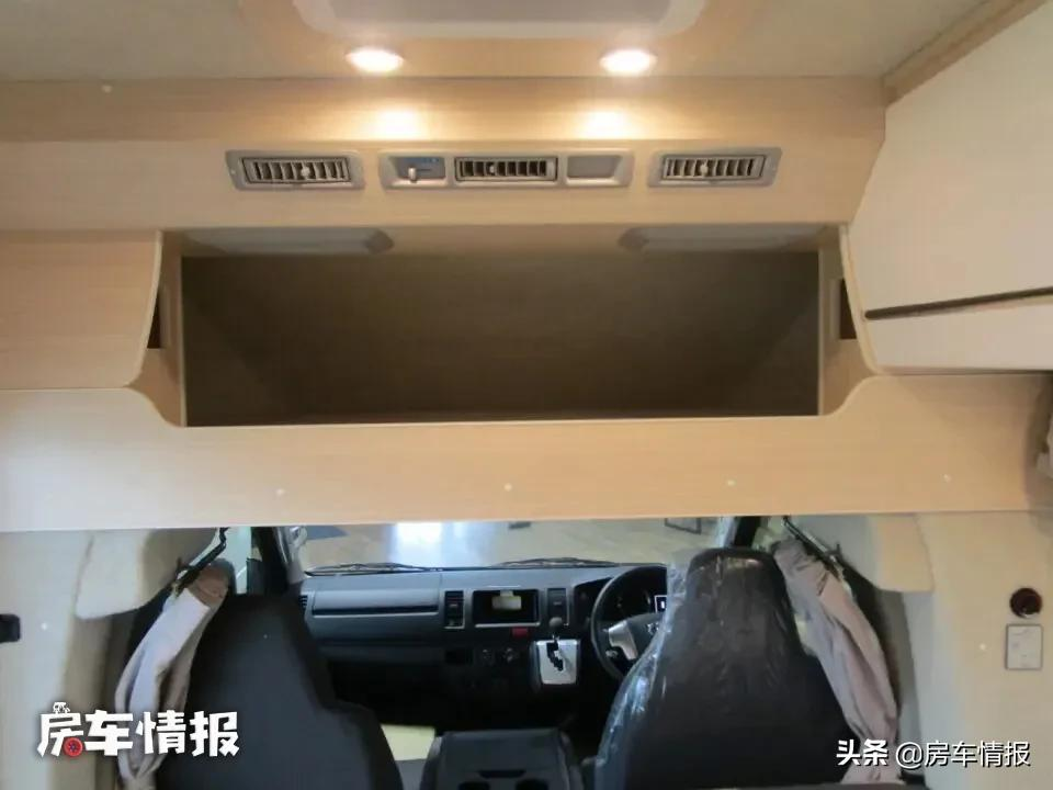 适合2人玩的海狮房车，配2.0L动力自动挡，车尾行李箱真够大
