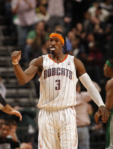 为什么nba没有四山猫队(04年山猫加入nba,那他们的球员哪来的?