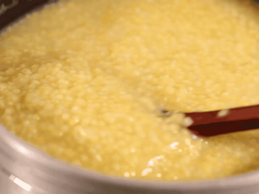 小米粥一般熬多少分钟，放什么东西及最养胃？