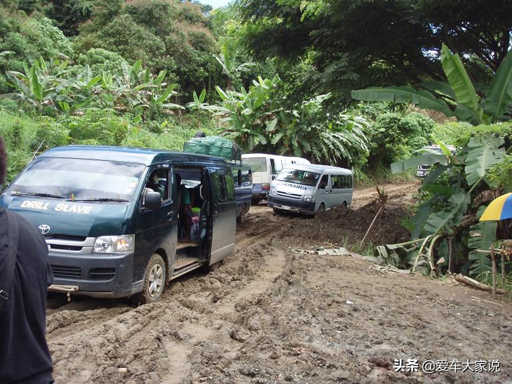 汽车陷入泥地打滑怎么办？这4个技巧用好了效果堪比四驱