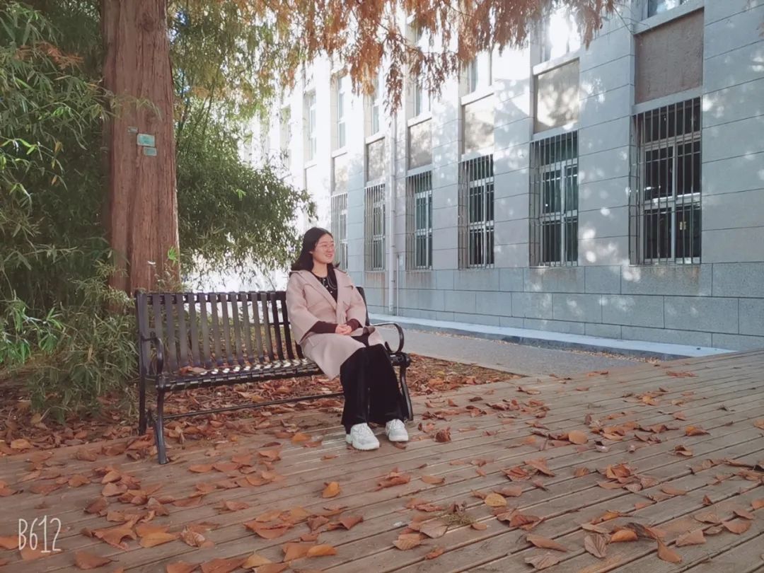 16门90+，均分92.2，专业第一，她是何晶晶