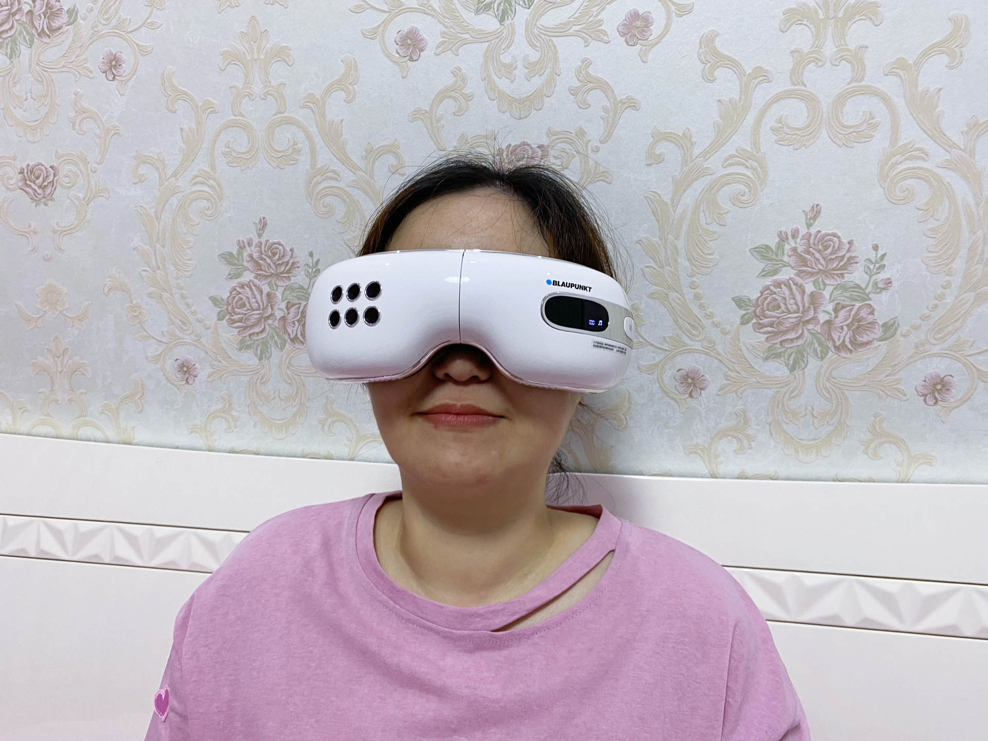 眼睛疲劳、浮肿、黑眼圈怎么办？蓝宝护眼仪来拯救你