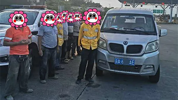 深圳宝马高速狂飙151，得知超速司机笑出来：幸好今天带上老婆