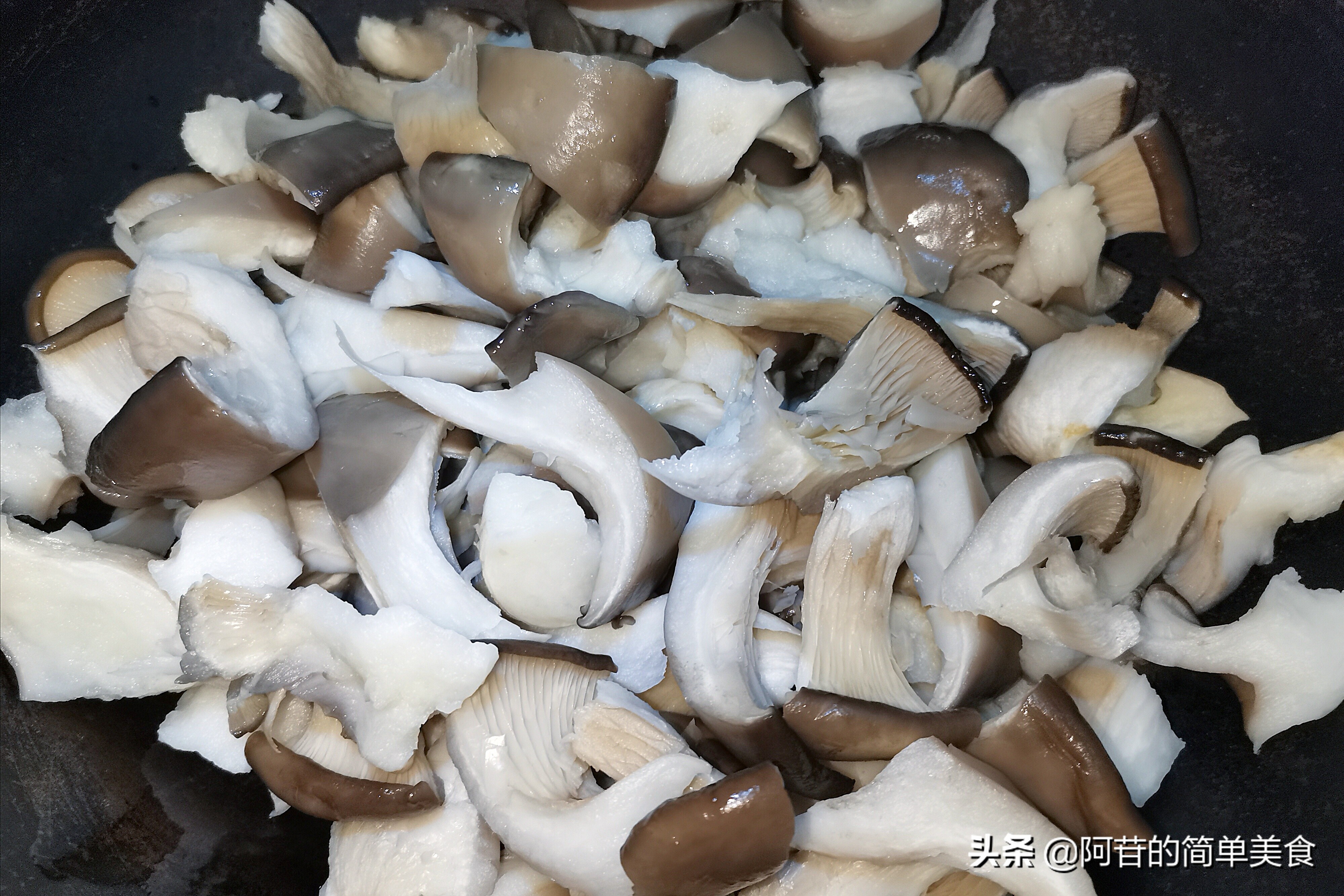 原味凤尾菇,加点秘密武器,又香又鲜,味道真的不一样