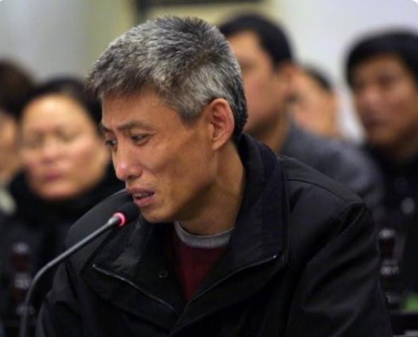 2000年，沈阳黑老大刘涌被捕，14名律师帮他减刑，结局如何？