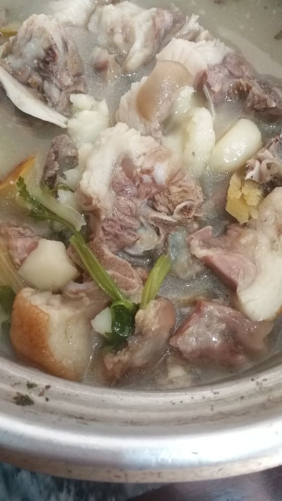 初二回娘家，爸妈备上一桌好饭菜，迎接女儿回家拜年，真幸福