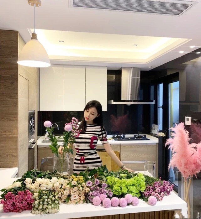 王思聪爆大瓜，潘玮柏发律师函！谈危机公关的正确打开方式