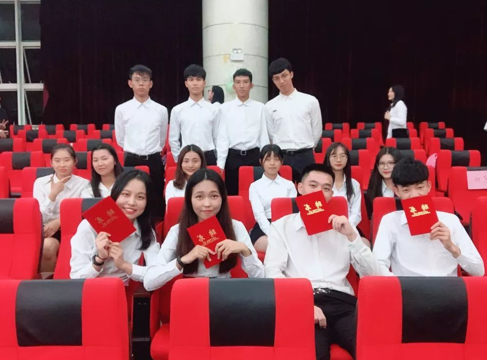 教育部有新规定，大学生们迎来好消息，贫困生上大学更容易了