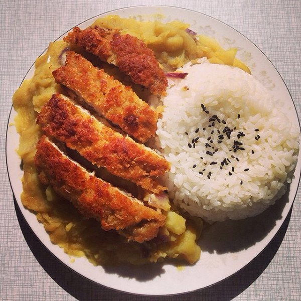 黄金咖喱猪扒饭的做法(黄金咖喱猪扒饭)