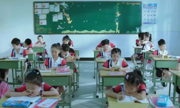 面对熊孩子的顽劣行径，家长无奈又疲惫的心声