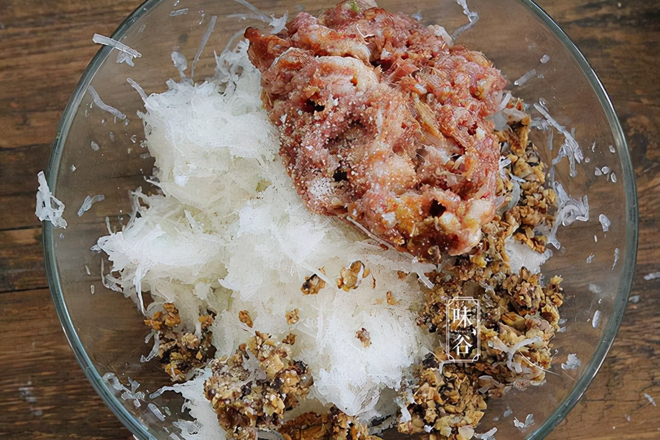 入冬后要多吃这菜，上锅一蒸就能吃，清淡爽口又开胃，孩子吃得香