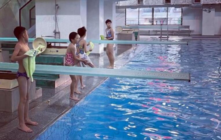 太拼了！全红婵最新训练视频曝光，独自一人苦练：再现水花消失术