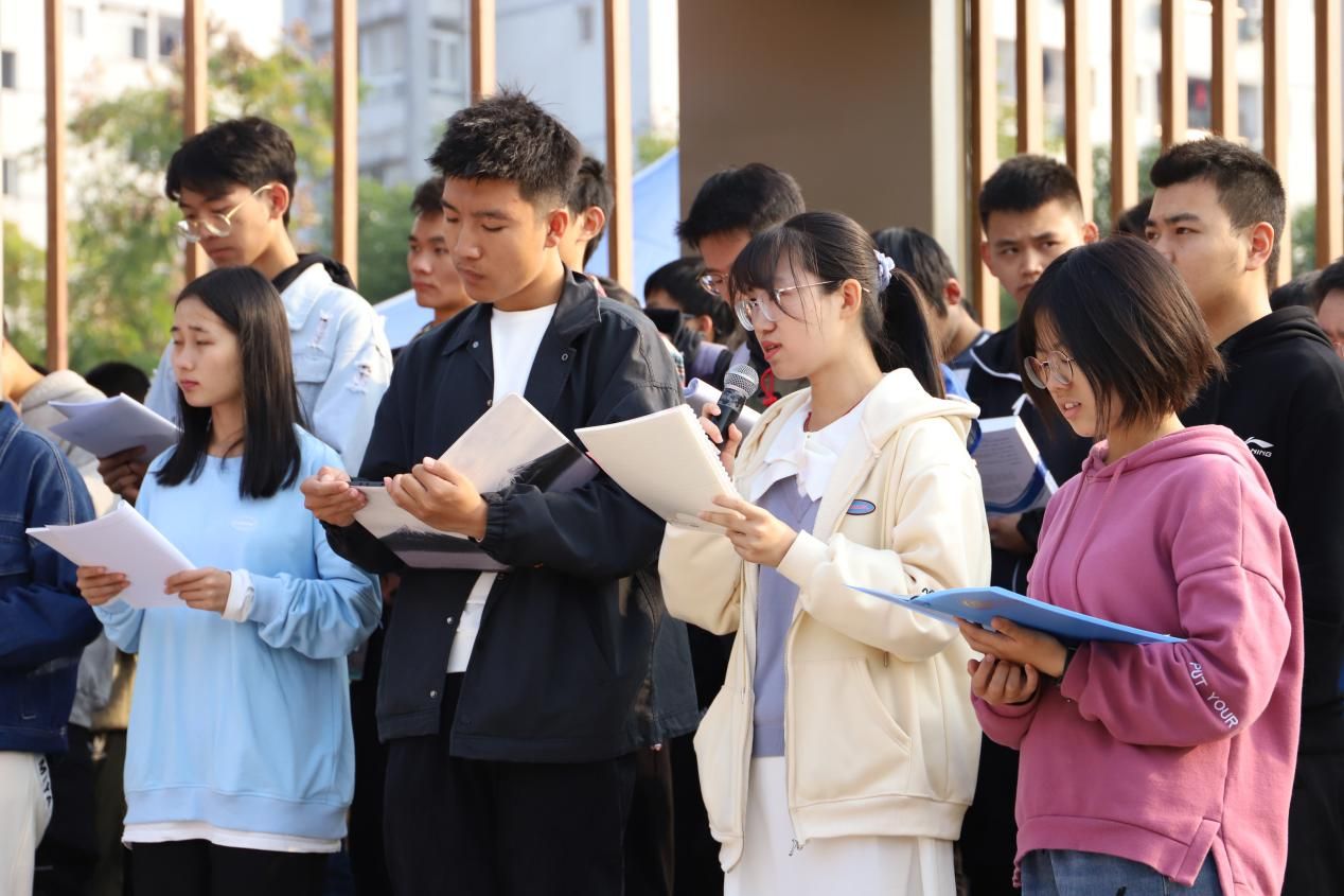 杨雨、郦波多位名家教授点赞，中南大学问渠晨读长廊等你pick！