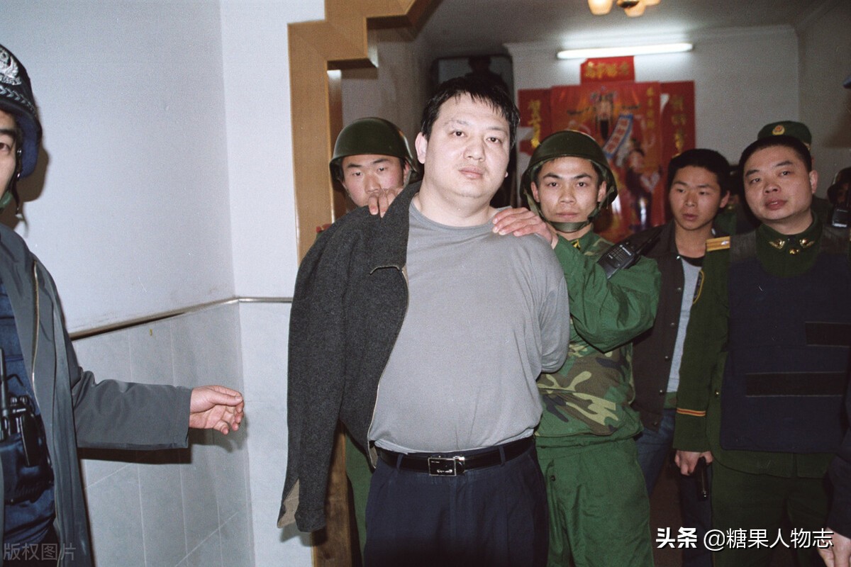 毒枭刘招华(大毒枭刘招华:当过武警和法警,制毒14吨,用不同身份娶3个